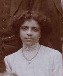 Dossibai Patel, the first female MRCS