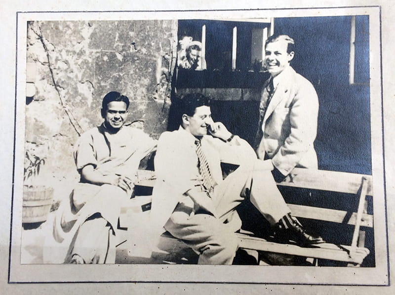 Prof Harold Ellis with two colleagues at the Radcliffe Hospital Oxford